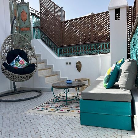 Riad Amazing Amazigh Avec Jacuzzi Petit Dejeuner Compris Avec Aussi Chambres Familiales Pres De La Place Jemaa El Fna Marrakesh Bagian luar foto