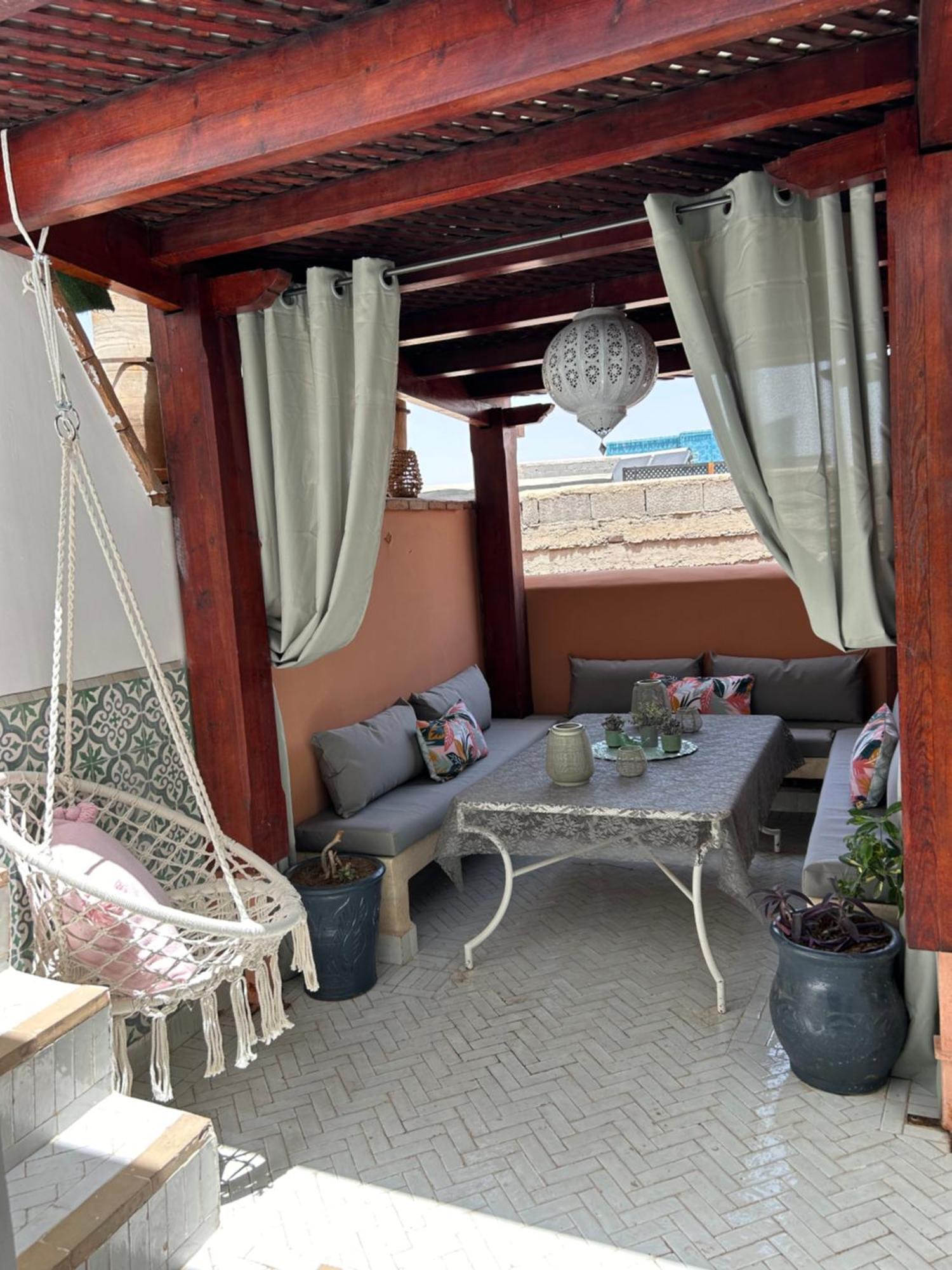 Riad Amazing Amazigh Avec Jacuzzi Petit Dejeuner Compris Avec Aussi Chambres Familiales Pres De La Place Jemaa El Fna Marrakesh Bagian luar foto