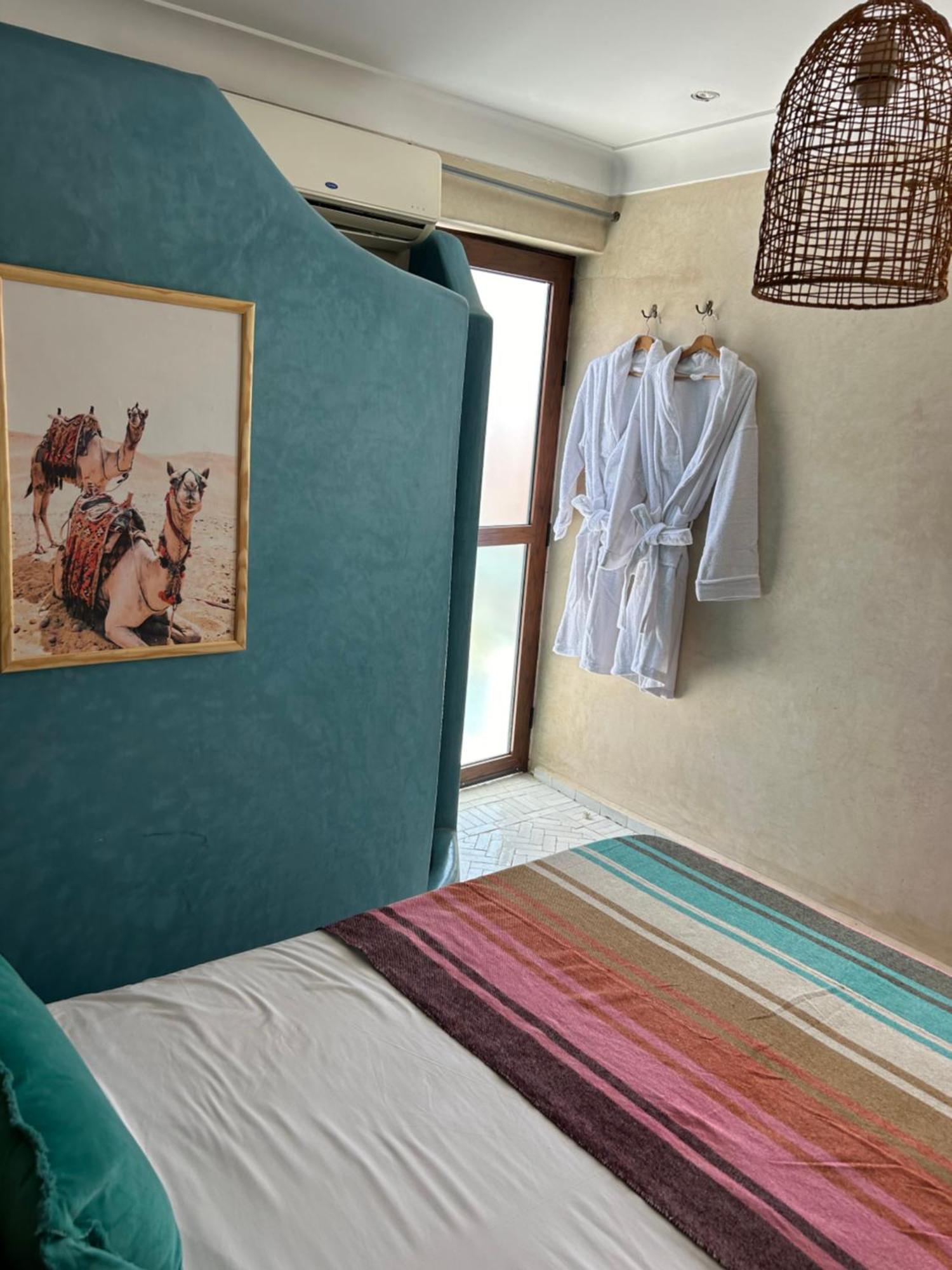 Riad Amazing Amazigh Avec Jacuzzi Petit Dejeuner Compris Avec Aussi Chambres Familiales Pres De La Place Jemaa El Fna Marrakesh Bagian luar foto