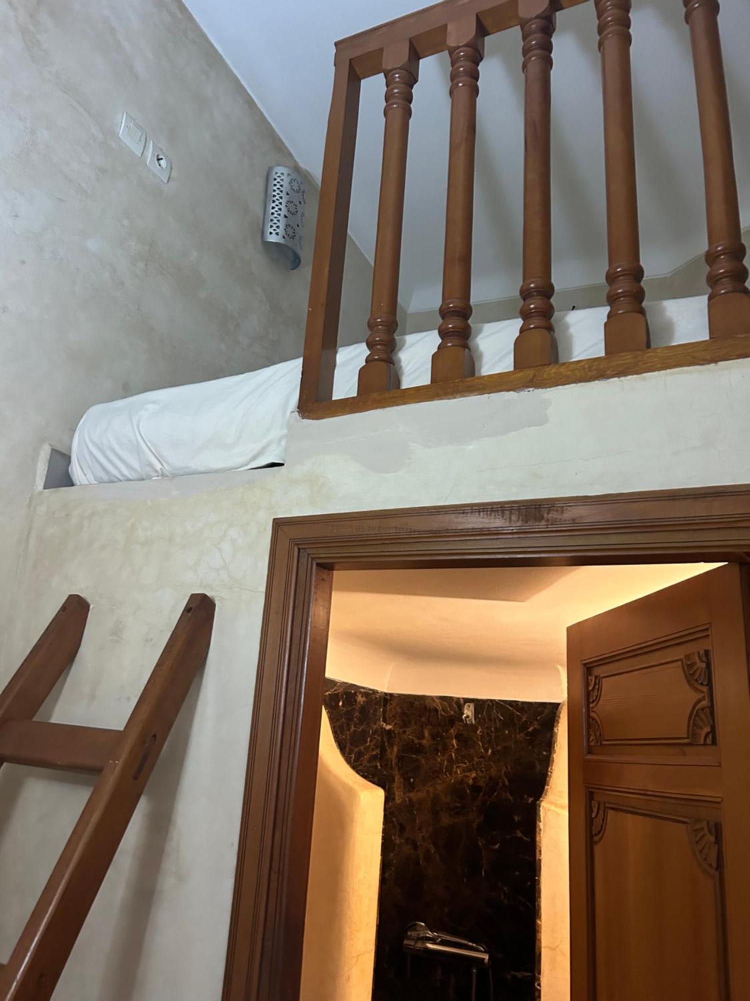 Riad Amazing Amazigh Avec Jacuzzi Petit Dejeuner Compris Avec Aussi Chambres Familiales Pres De La Place Jemaa El Fna Marrakesh Bagian luar foto