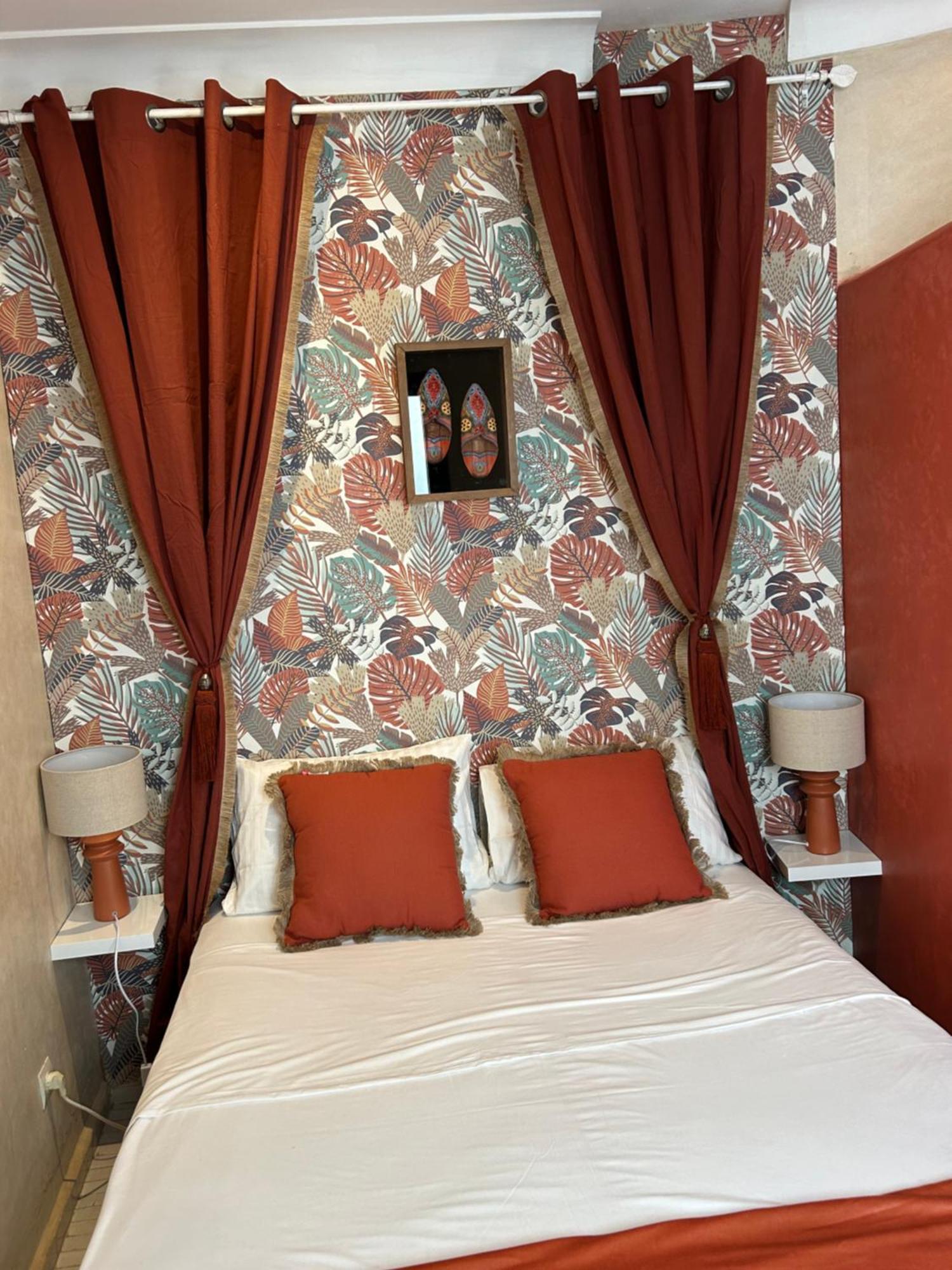 Riad Amazing Amazigh Avec Jacuzzi Petit Dejeuner Compris Avec Aussi Chambres Familiales Pres De La Place Jemaa El Fna Marrakesh Bagian luar foto