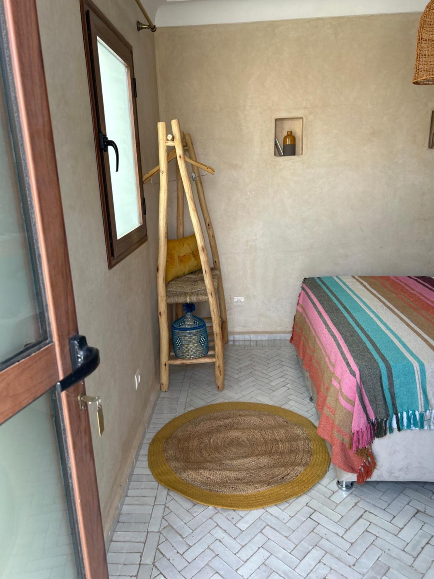 Riad Amazing Amazigh Avec Jacuzzi Petit Dejeuner Compris Avec Aussi Chambres Familiales Pres De La Place Jemaa El Fna Marrakesh Bagian luar foto