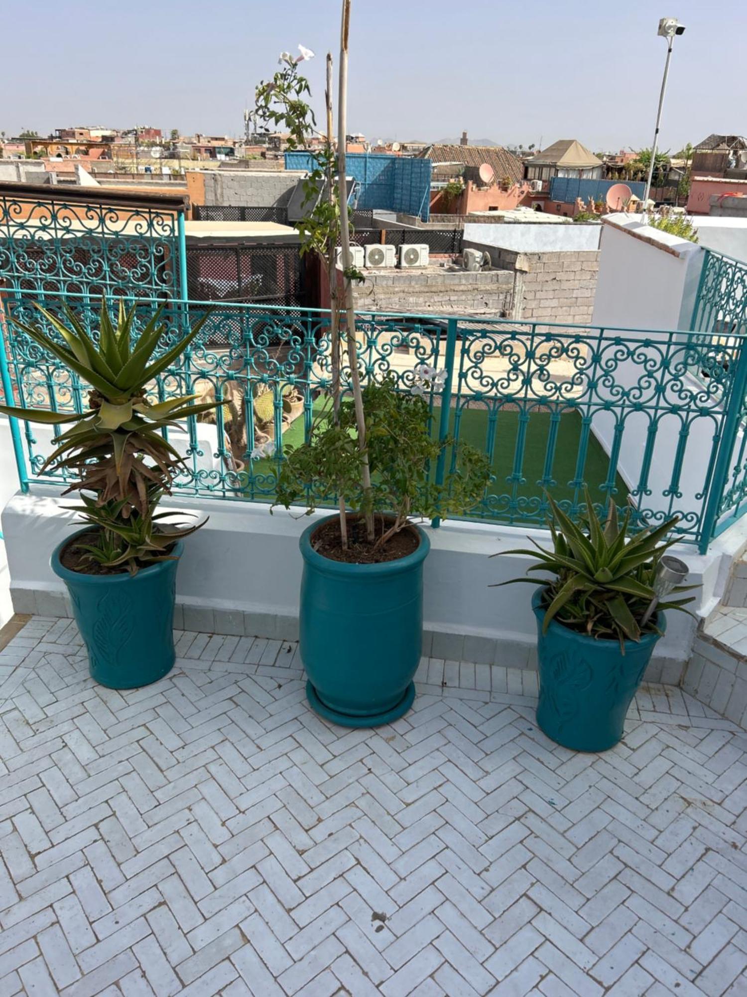Riad Amazing Amazigh Avec Jacuzzi Petit Dejeuner Compris Avec Aussi Chambres Familiales Pres De La Place Jemaa El Fna Marrakesh Bagian luar foto