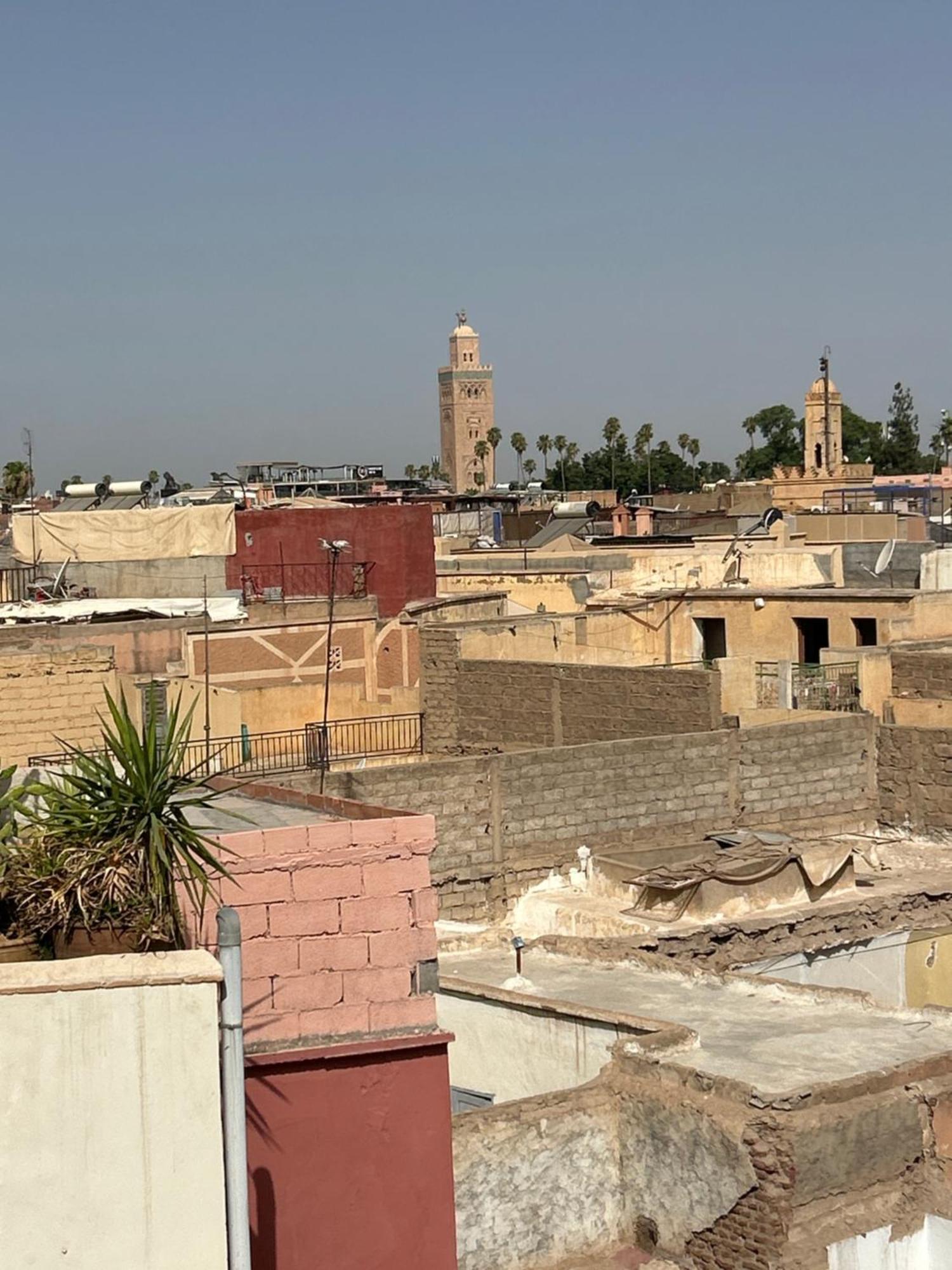 Riad Amazing Amazigh Avec Jacuzzi Petit Dejeuner Compris Avec Aussi Chambres Familiales Pres De La Place Jemaa El Fna Marrakesh Bagian luar foto